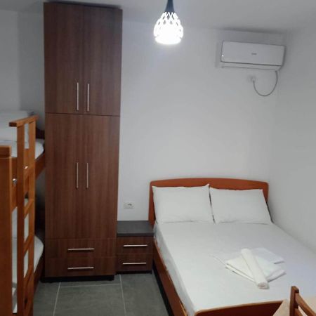 Villa Besnik, rooms for rent Vlorë Eksteriør billede