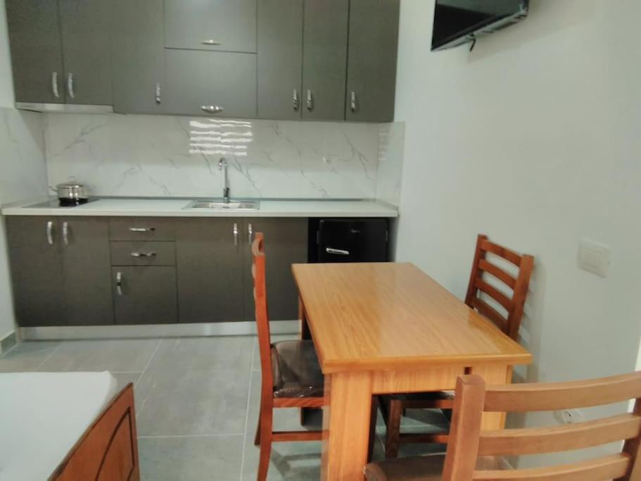 Villa Besnik, rooms for rent Vlorë Eksteriør billede