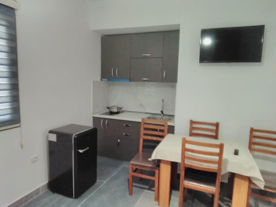 Villa Besnik, rooms for rent Vlorë Eksteriør billede