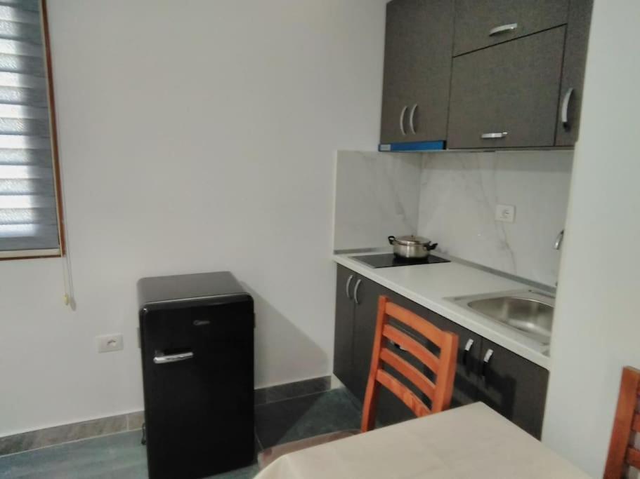 Villa Besnik, rooms for rent Vlorë Eksteriør billede