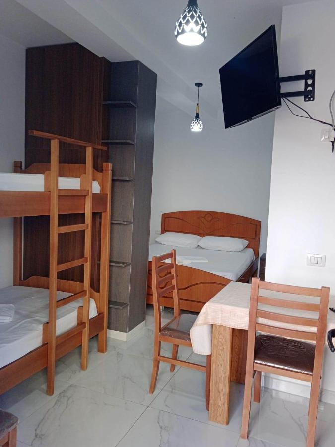 Villa Besnik, rooms for rent Vlorë Eksteriør billede