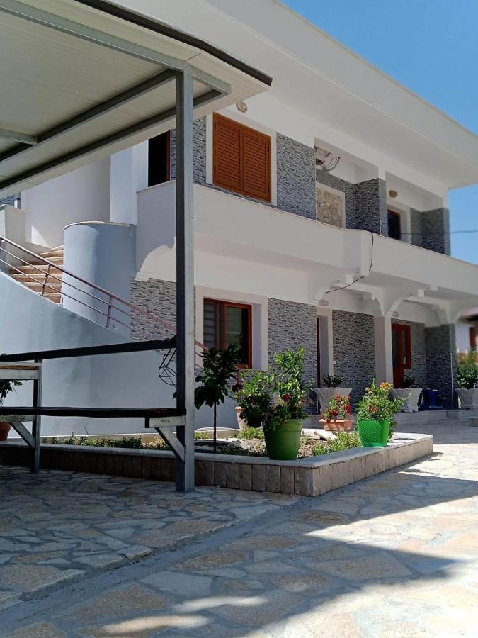 Villa Besnik, rooms for rent Vlorë Eksteriør billede