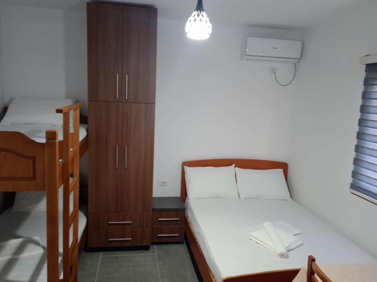 Villa Besnik, rooms for rent Vlorë Eksteriør billede